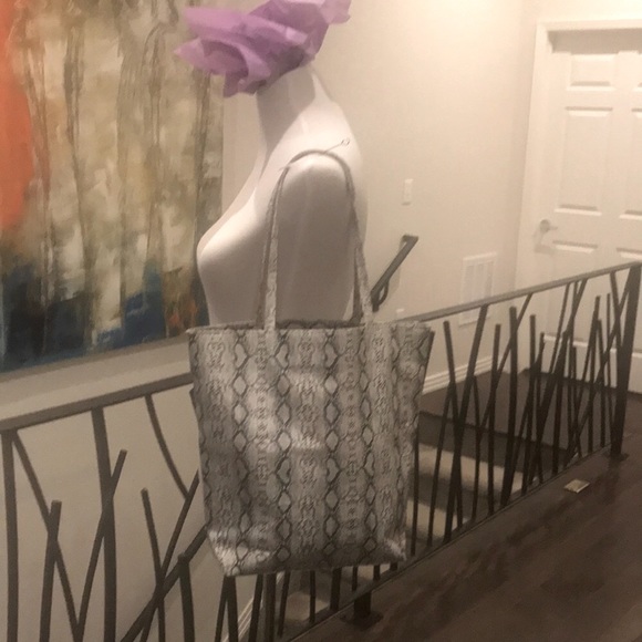 Nordstrom Vegan Python Print Tote - Picture 2 of 6